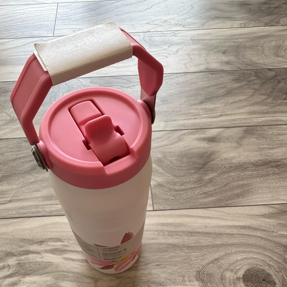 LIMITED EDITION Stanley 24 oz. w/ Flip Straw - Picture 6 of 6